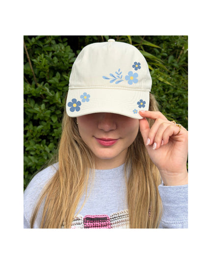 Delicate cap with Blue Daisy design - 5 panels
