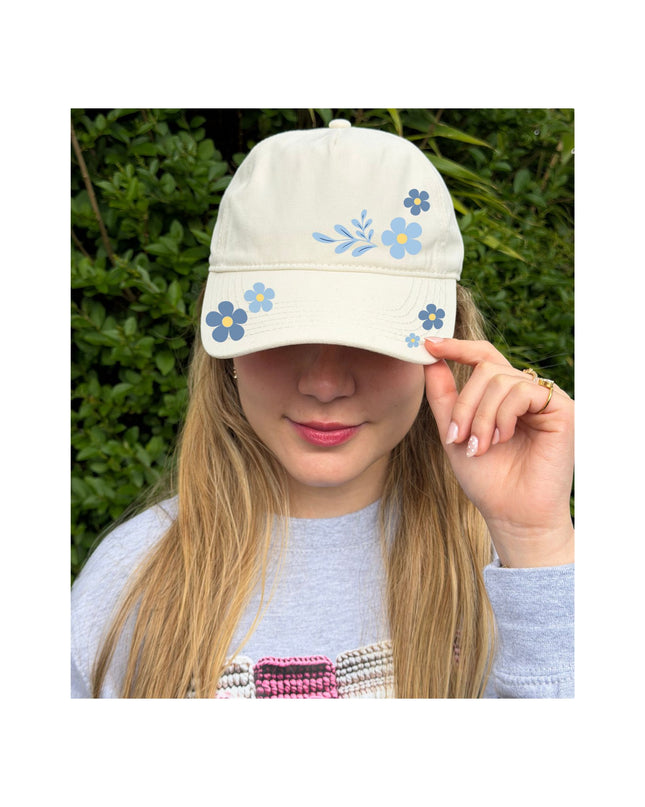 Delicate cap with Blue Daisy design - 5 panels