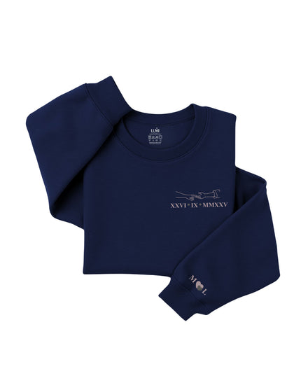 Navy blue sweatshirt with a logo 